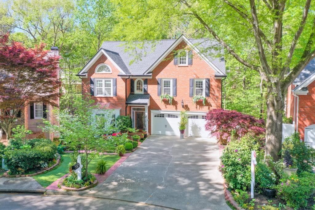 4 bedroom, 3 bathroom, 4,042 sq ft single family residence sold at 4214 Gateswalk Way, Smyrna, GA 30080