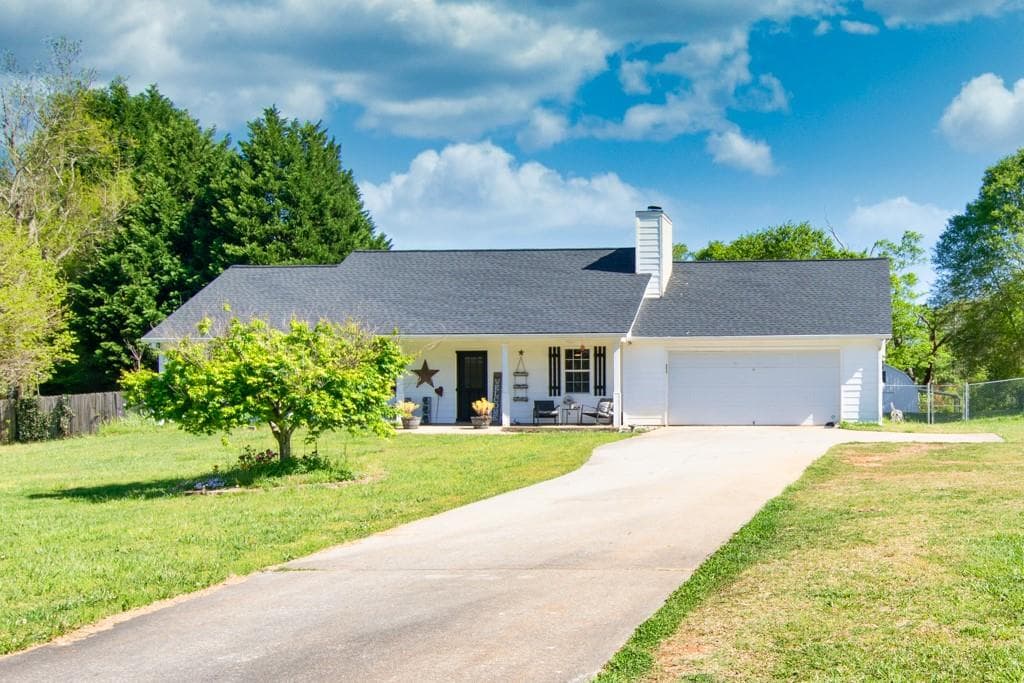 3061 Old Oak Drive, Loganville, GA 30052 — most recent listing photo