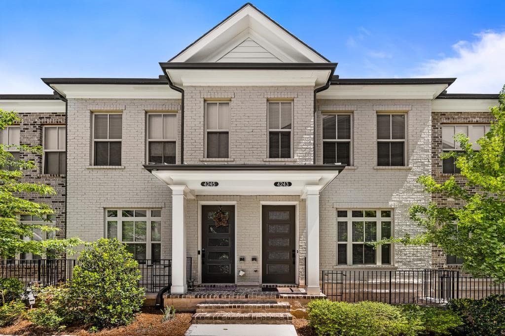 2 bedroom, 4 bathroom, 1,801 sq ft townhouse sold at 4243 Deming Circle, Sandy Springs, GA 30342