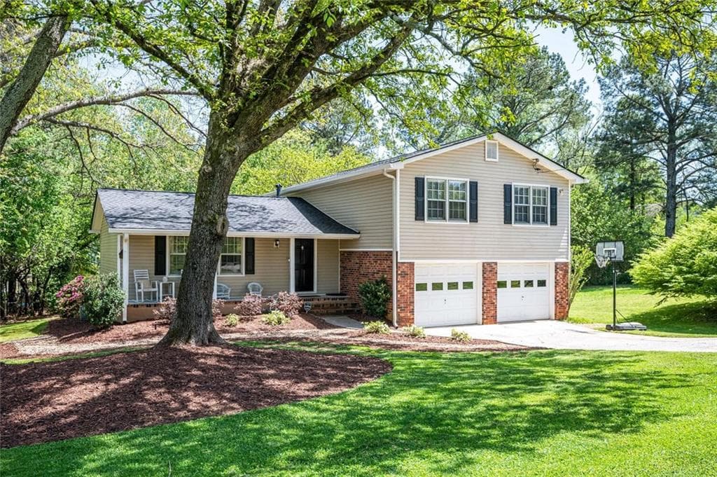 3 bedroom, 3 bathroom, 1,488 sq ft single family residence sold at 2718 Berry Court, Marietta, GA 30066