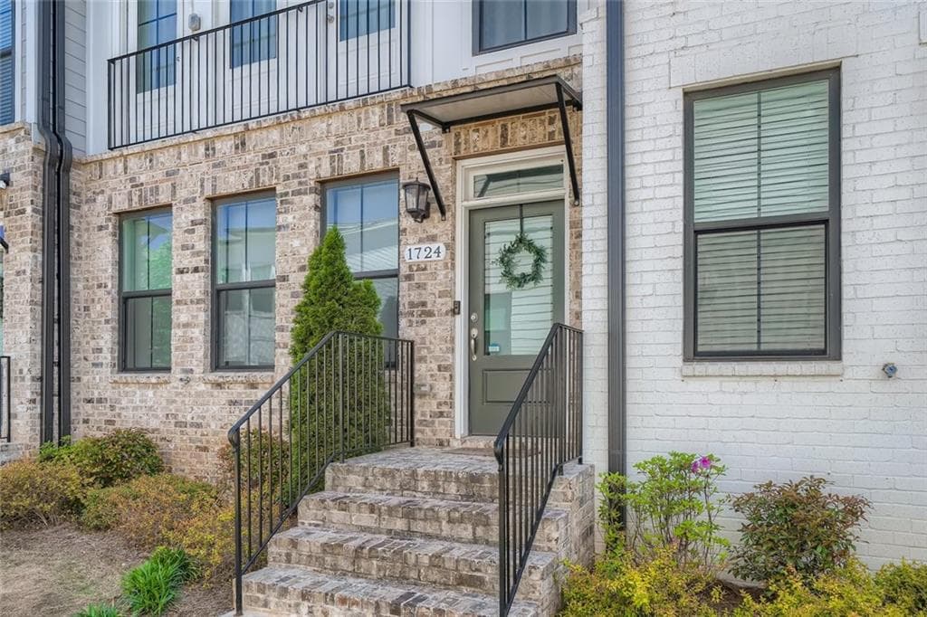4 bedroom, 4 bathroom, 1,880 sq ft townhouse sold at 1724 Morningtide Lane, Atlanta, GA 30324