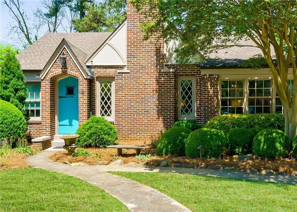 4 bedroom, 4 bathroom, 3,100 sq ft single family residence sold at 678 Yorkshire Road, Atlanta, GA 30306
