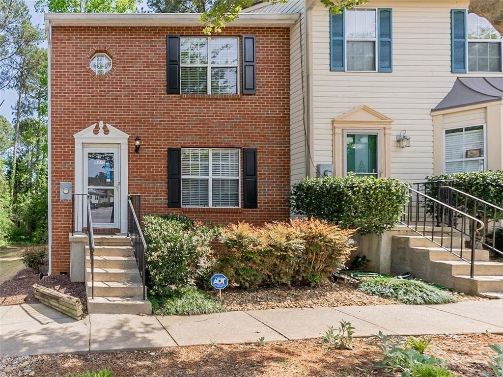 2 bedroom, 3 bathroom, 1,336 sq ft townhouse sold at 6410 Wedgeview Drive, Tucker, GA 30084