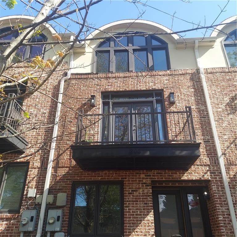 2 bedroom, 3 bathroom, 1,555 sq ft townhouse sold at 142 Moreland Avenue 203, Atlanta, GA 30316