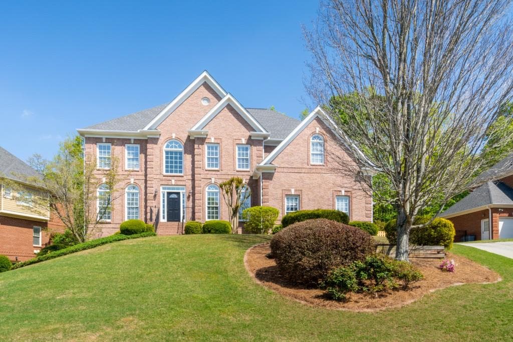 6 bedroom, 5 bathroom, 6,636 sq ft single family residence sold at 6115 Mountainwell Drive, Roswell, GA 30075