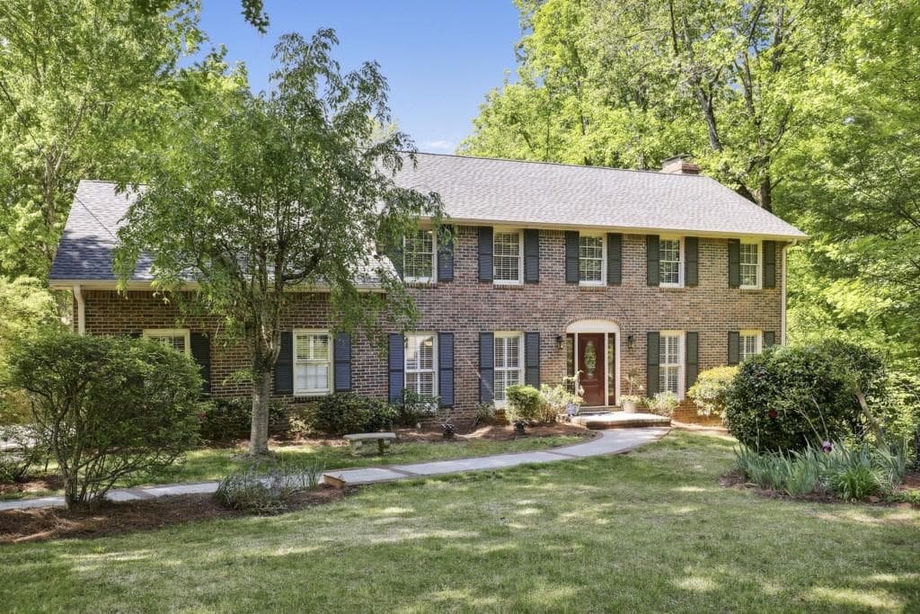 5098 Vernon Oaks Drive, Dunwoody, GA 30338 — most recent listing photo