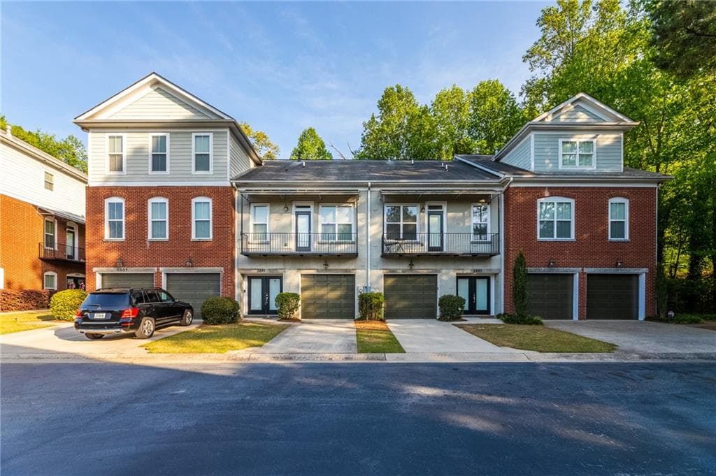 2 bedroom, 3 bathroom, 1,896 sq ft townhouse sold at 5885 Brookside Oak Circle, Norcross, GA 30093