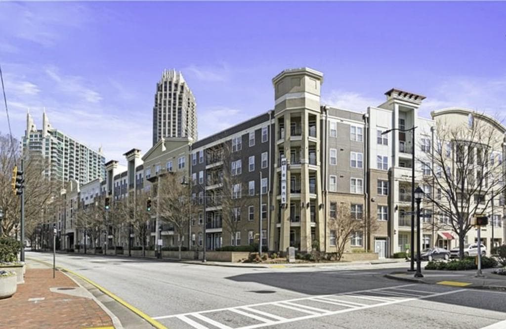 2 bedroom, 2 bathroom, 1,117 sq ft condominium sold at 390 17th Street 3062, Atlanta, GA 30363