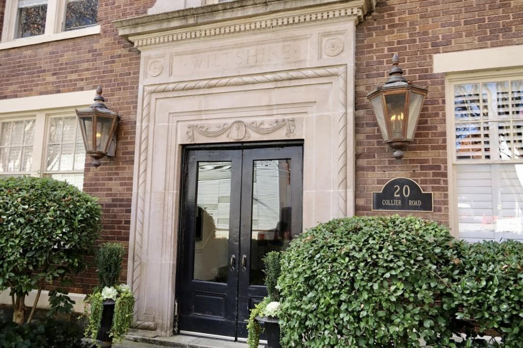 2 bedroom, 1 bathroom, 809 sq ft condominium sold at 20 Collier Road 18, Atlanta, GA 30309
