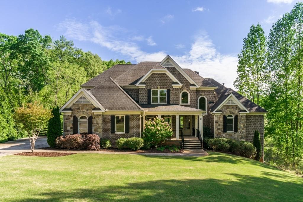 5 bedroom, 5 bathroom, 4,285 sq ft single family residence sold at 525 N Fields Pass, Alpharetta, GA 30004