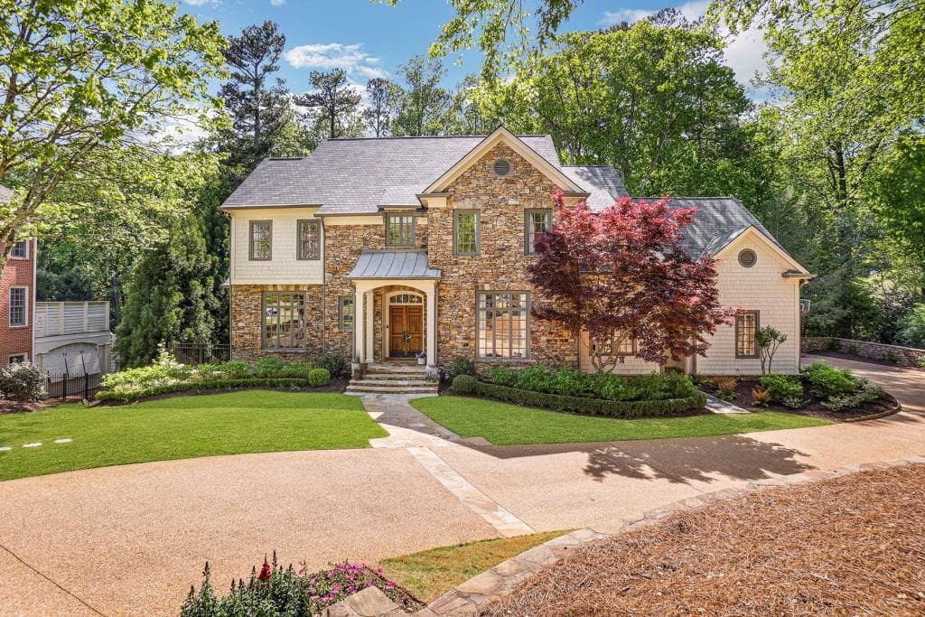 6 bedroom, 7 bathroom, 7,279 sq ft single family residence sold at 484 Conway Manor Drive, Atlanta, GA 30327