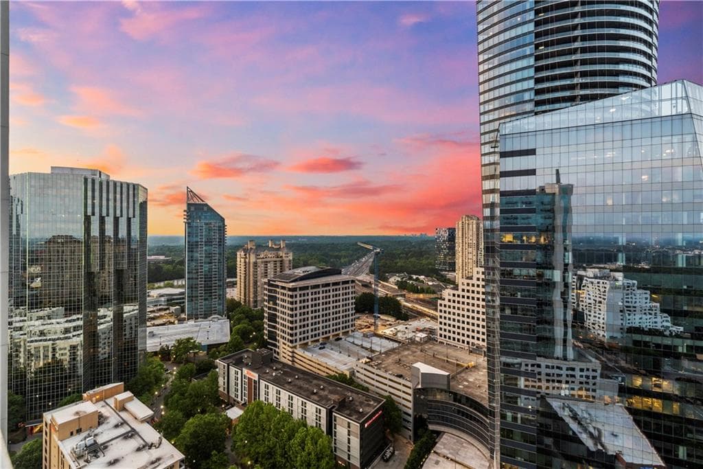 1 bedroom, 1 bathroom, 734 sq ft condominium sold at 3324 Peachtree Road 2513, Atlanta, GA 30326