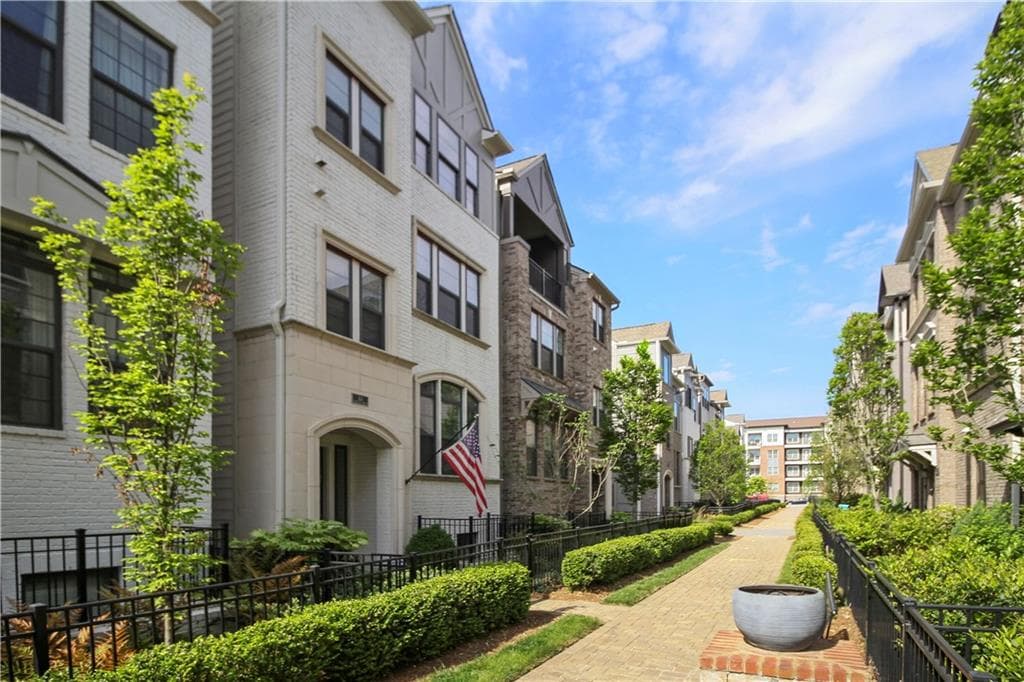 4 bedroom, 5 bathroom, 2,737 sq ft single family residence sold at 513 Broadview Lane, Atlanta, GA 30324