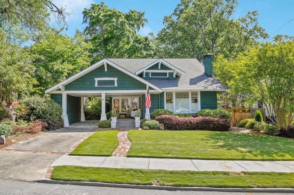 5 bedroom, 3 bathroom, 2,985 sq ft single family residence sold at 14 Park Circle, Atlanta, GA 30305