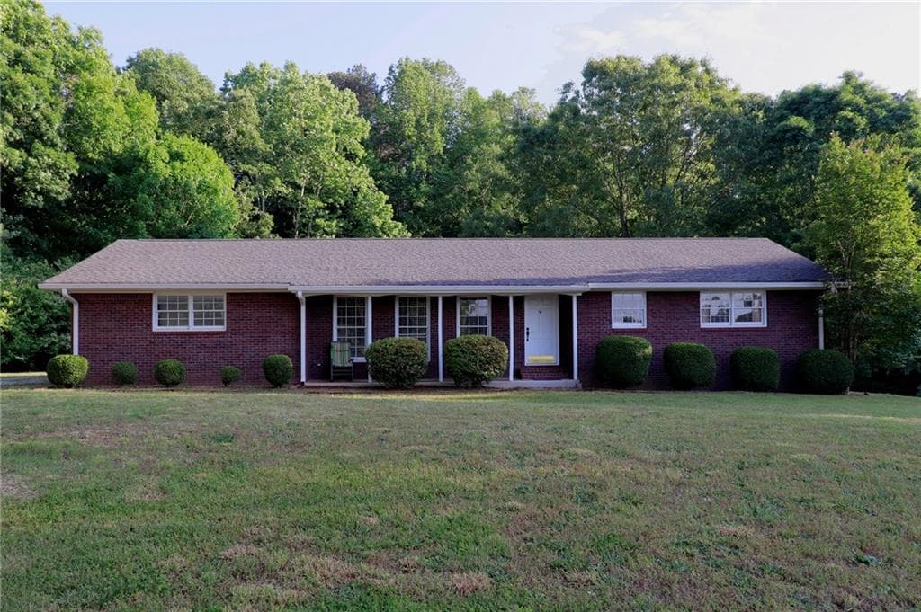 4 bedroom, 4 bathroom, 2,634 sq ft single family residence sold at 6905 Frix Road, Cumming, GA 30028