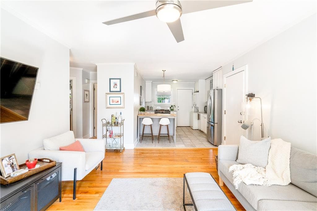 2 bedroom, 1 bathroom, 849 sq ft condominium sold at 866 Briarcliff Road D3, Atlanta, GA 30306