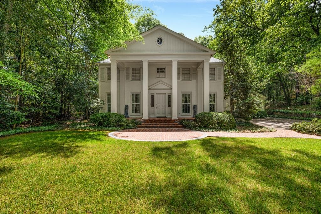 4 bedroom, 4 bathroom, 3,963 sq ft single family residence sold at 3043 Nancy Creek Road, Atlanta, GA 30327