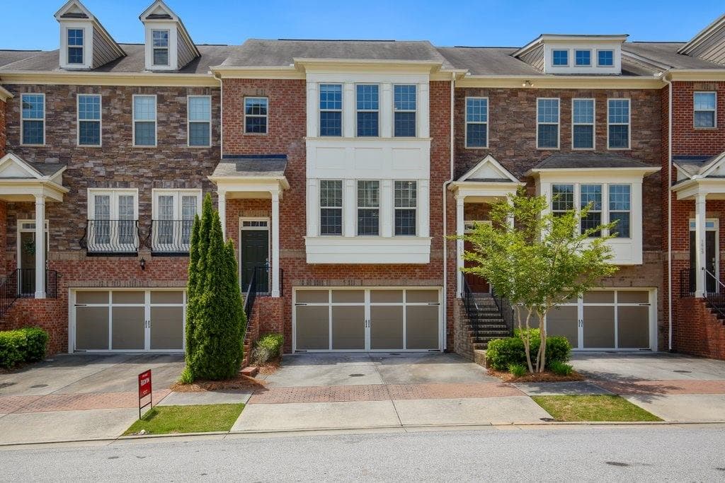 4 bedroom, 4 bathroom, 2,388 sq ft townhouse sold at 1653 Woodbridge Lane, Atlanta, GA 30329