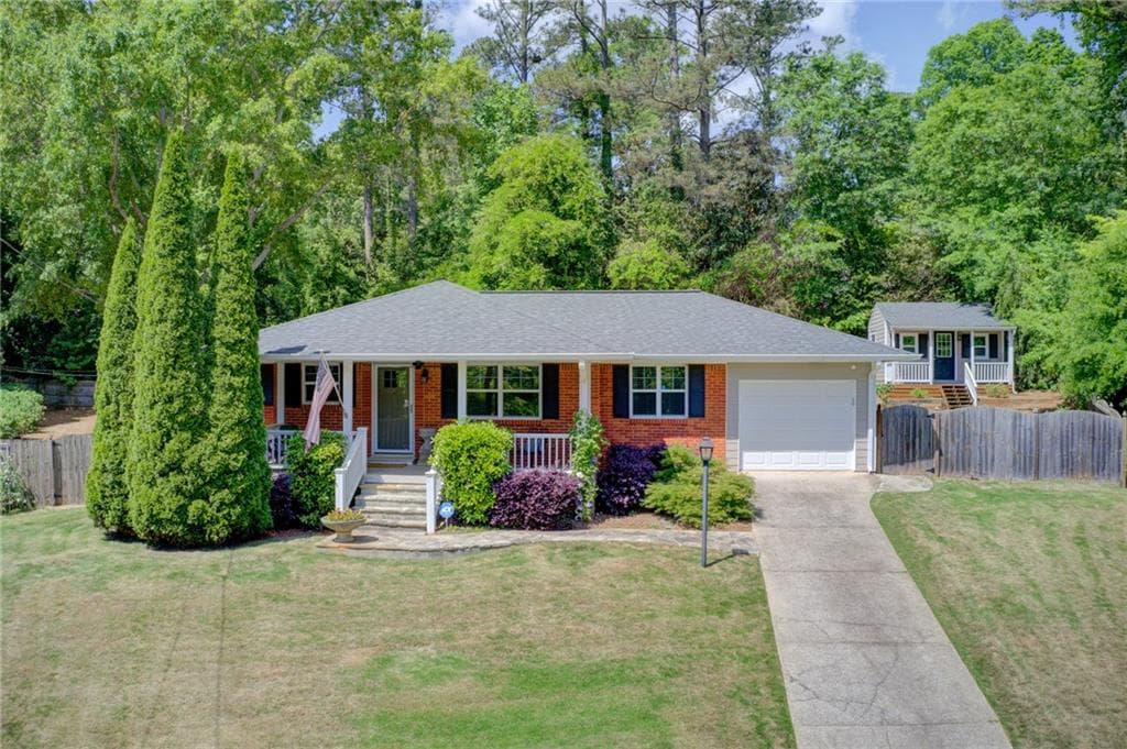3 bedroom, 2 bathroom, 1,074 sq ft single family residence sold at 1380 Ashwood Court, Smyrna, GA 30080