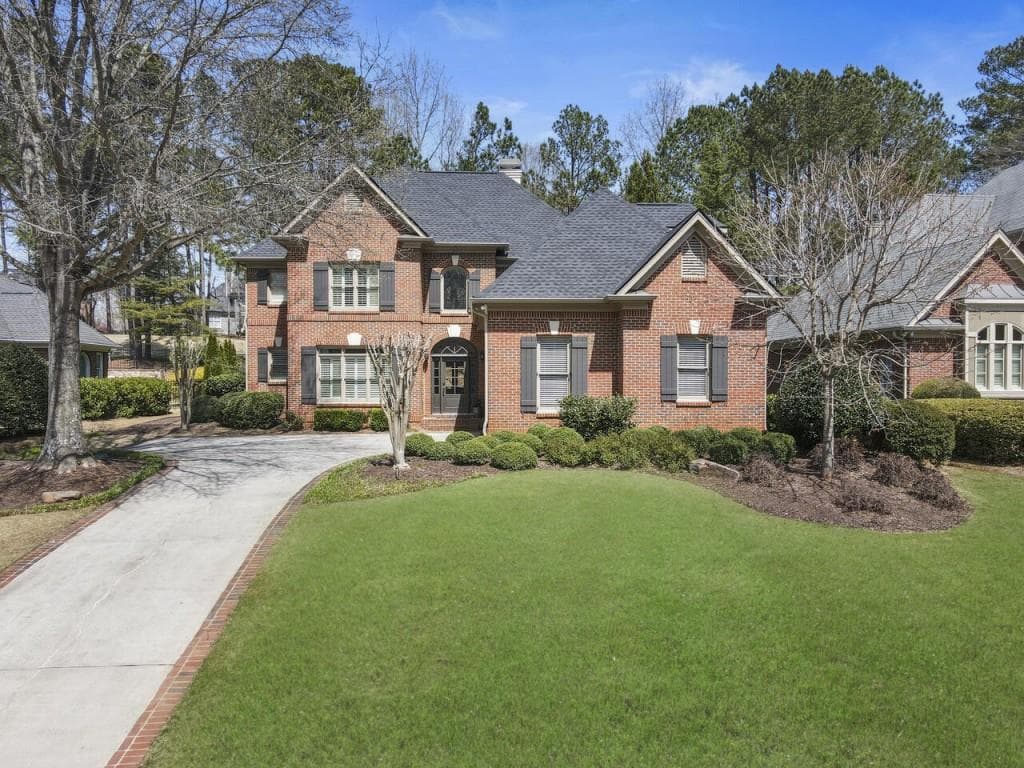 4 bedroom, 4 bathroom, 3,994 sq ft single family residence sold at 3200 Wolf Willow Close, Alpharetta, GA 30004