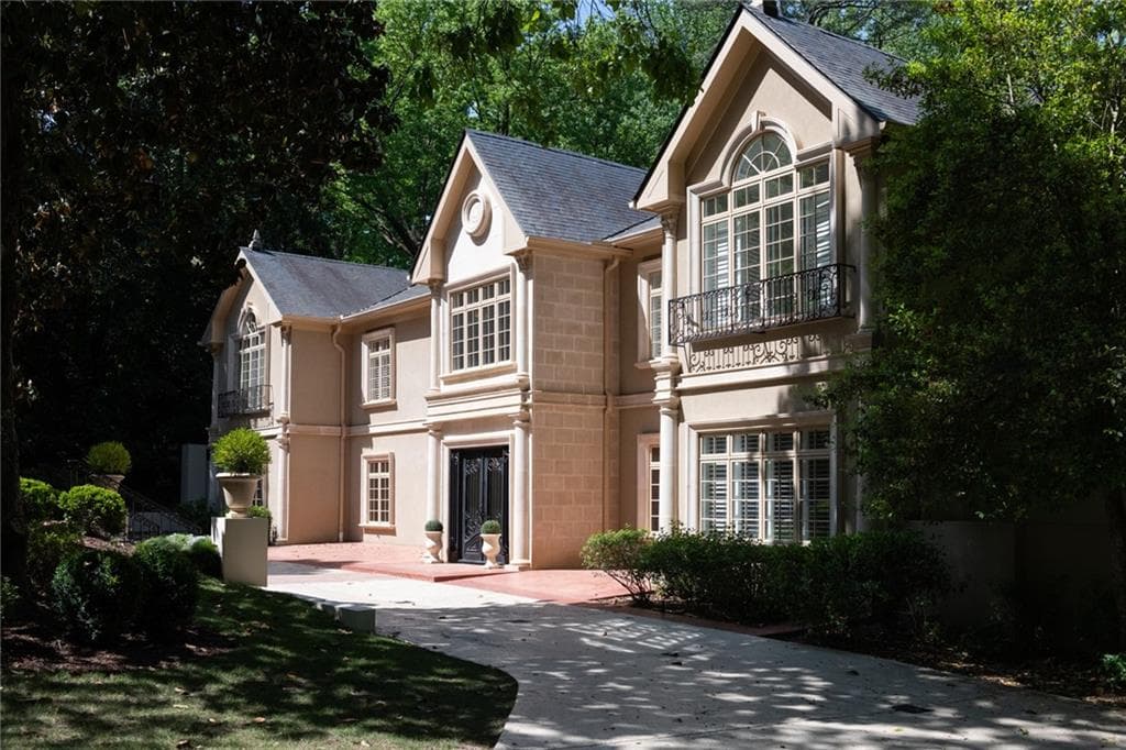 6 bedroom, 9 bathroom, 8,668 sq ft single family residence sold at 3652 Rembrandt Road, Atlanta, GA 30327