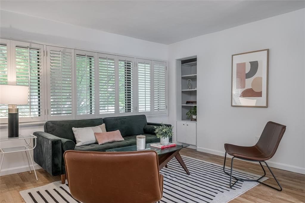 2 bedroom, 1 bathroom, 790 sq ft condominium sold at 282 ARDMORE Circle 3, Atlanta, GA 30309