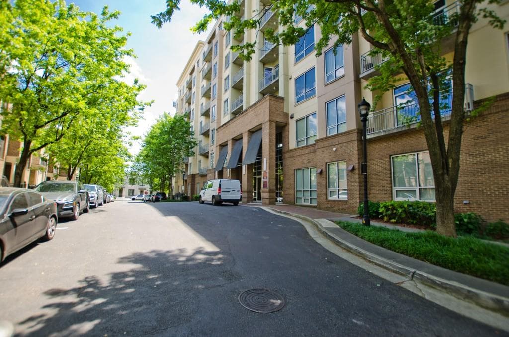 2 bedroom, 3 bathroom, 1,482 sq ft condominium sold at 711 Cosmopolitan Drive 245, Atlanta, GA 30324
