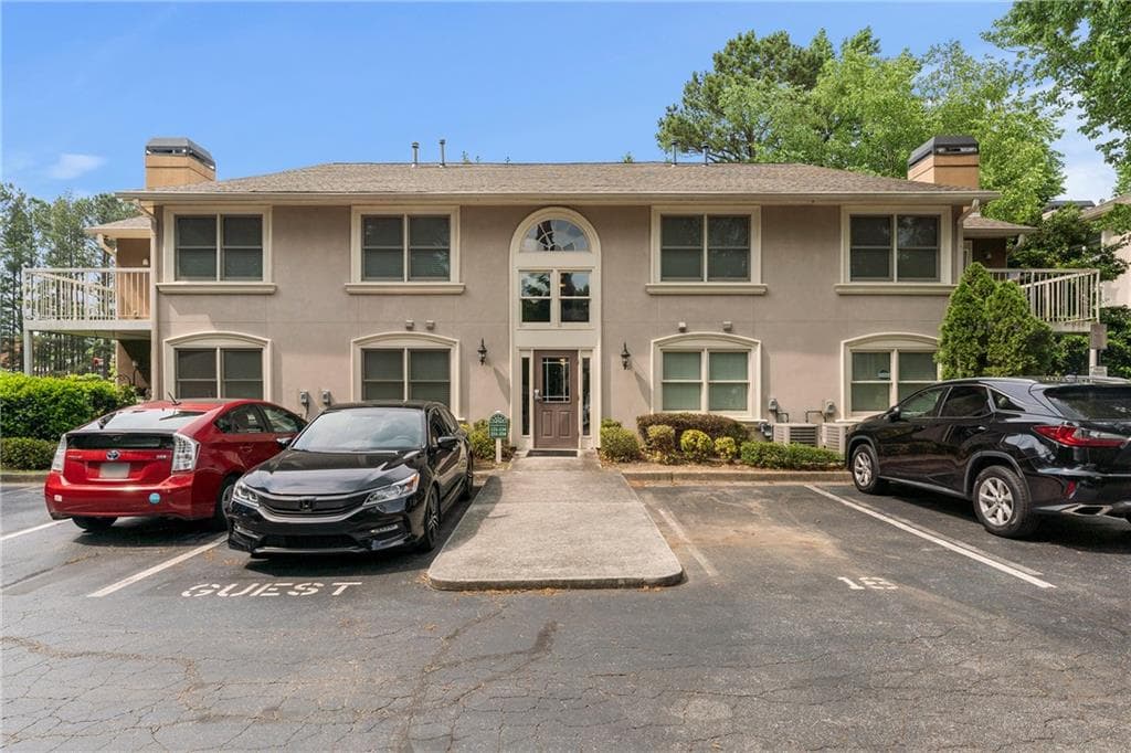 1 bedroom, 1 bathroom, 1,007 sq ft condominium sold at 1538 Chantilly Drive 234, Atlanta, GA 30324