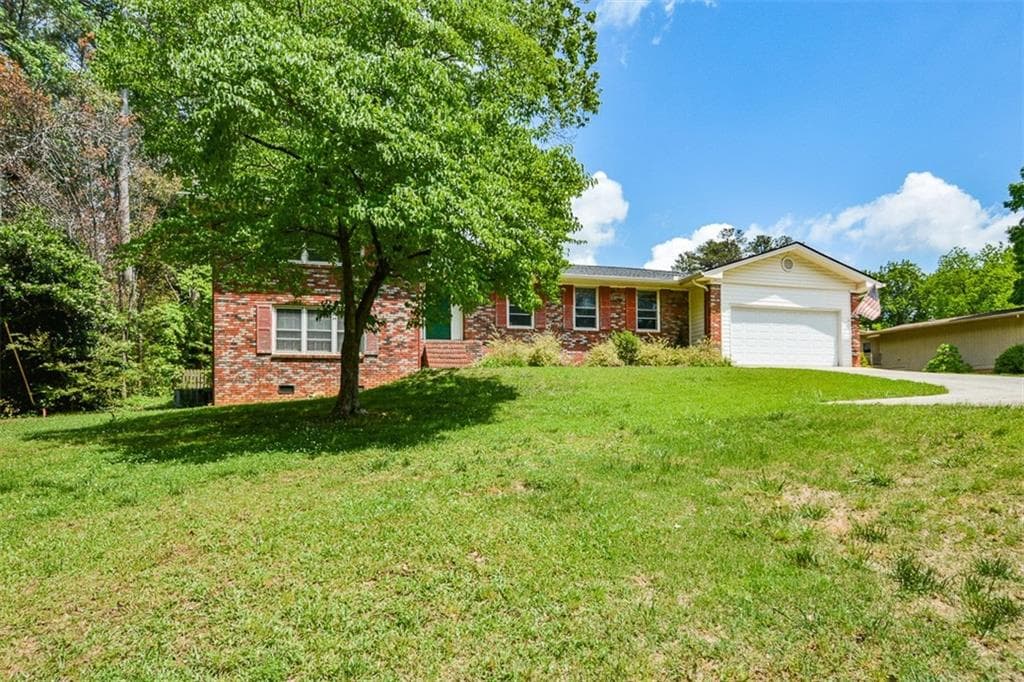 3 bedroom, 3 bathroom, 1,579 sq ft single family residence sold at 2105 Blaylock Drive, Marietta, GA 30062