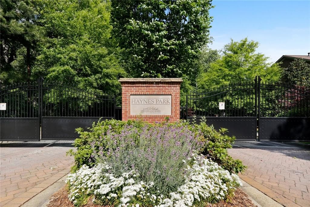 3 bedroom, 3 bathroom, 2,134 sq ft townhouse sold at 201 Nottaway Lane, Alpharetta, GA 30009