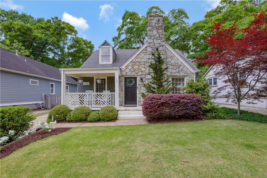 3 bedroom, 2 bathroom, 1,494 sq ft single family residence sold at 200 Sisson Avenue, Atlanta, GA 30317