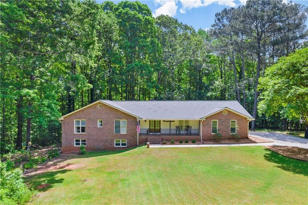 5 bedroom, 5 bathroom, 5,259 sq ft single family residence sold at 4250 Janet Drive, Stockbridge, GA 30281
