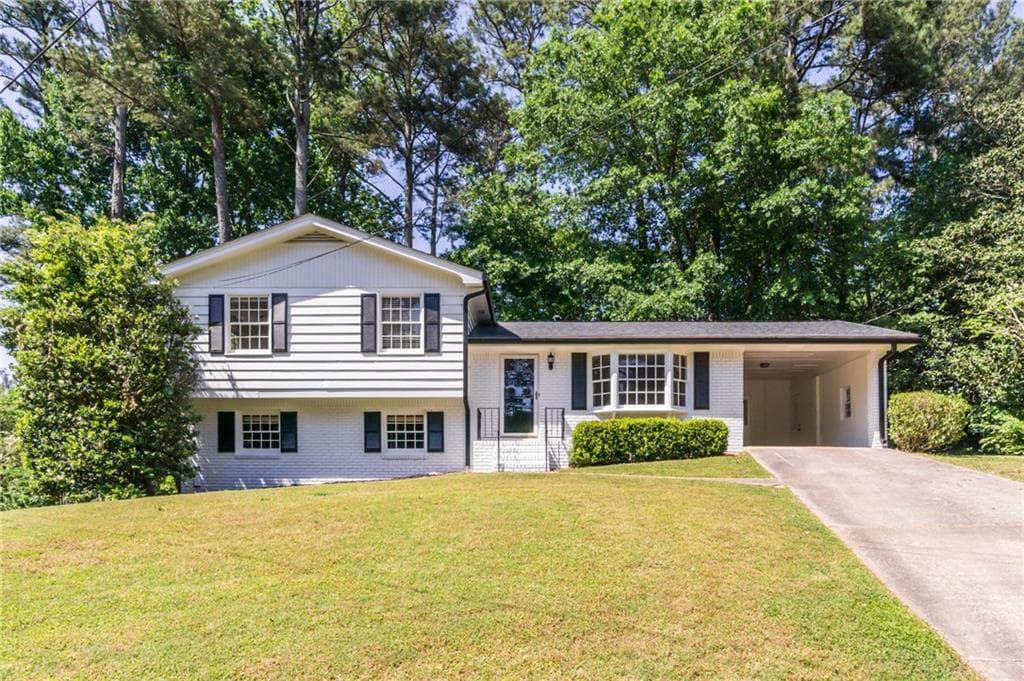 4 bedroom, 2 bathroom, 1,888 sq ft single family residence sold at 140 Lisa Lane, Smyrna, GA 30082