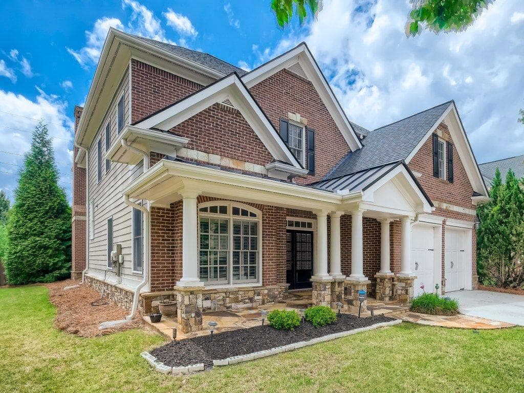 4 bedroom, 3 bathroom, 4,117 sq ft single family residence sold at 569 LAWTON BRIDGE Road, Smyrna, GA 30082