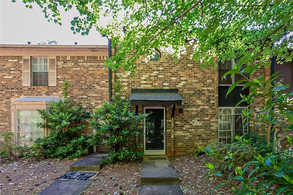 702 Garden View Drive, Stone Mountain, GA 30083 — most recent listing photo