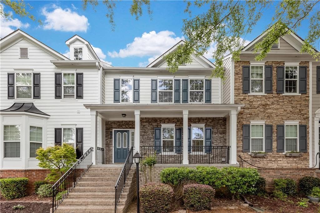 2 bedroom, 4 bathroom, 1,712 sq ft townhouse sold at 3765 LAKE POINT Boulevard, Suwanee, GA 30024