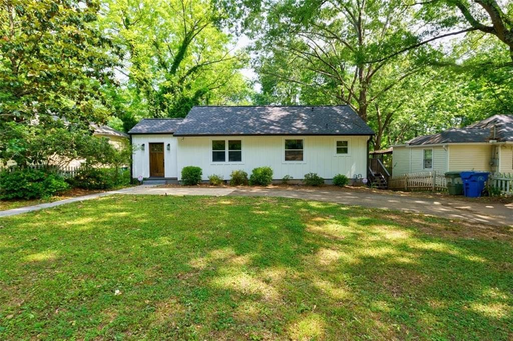 2 bedroom, 1 bathroom, 918 sq ft single family residence sold at 1556 BRAEBURN Drive, Atlanta, GA 30316