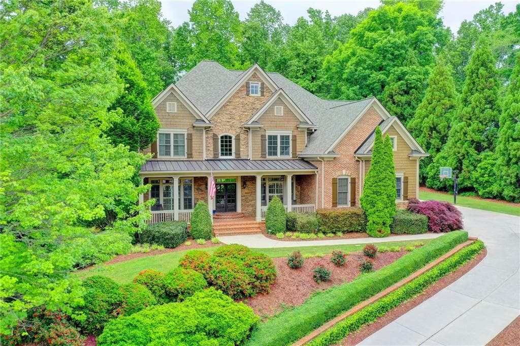 5 bedroom, 7 bathroom, 4,646 sq ft single family residence sold at 345 Plantation Way, Roswell, GA 30075