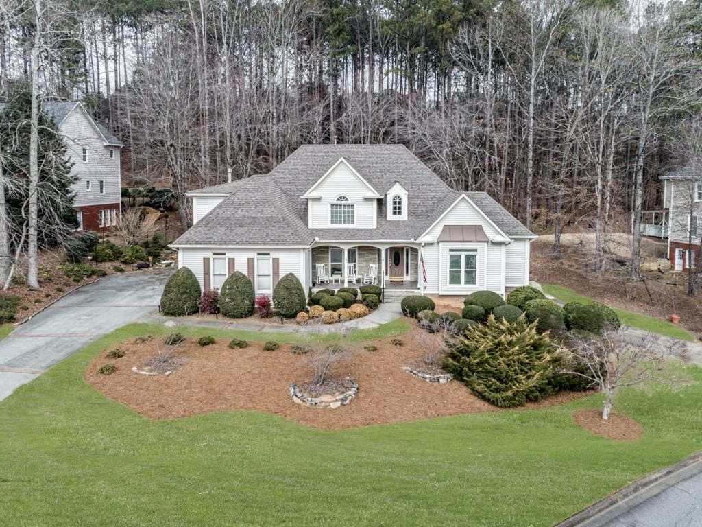 5 bedroom, 6 bathroom, 3,740 sq ft single family residence sold at 1302 Amberwood Drive, Woodstock, GA 30189