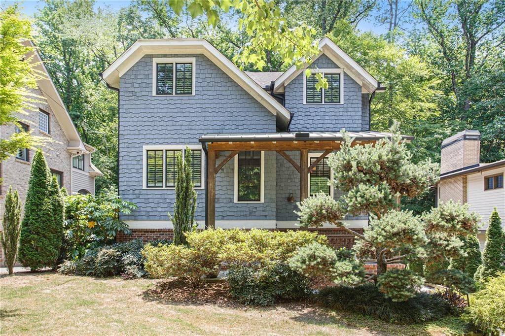 6 bedroom, 5 bathroom, 3,042 sq ft single family residence sold at 1729 Hummingbird Lane, Atlanta, GA 30307