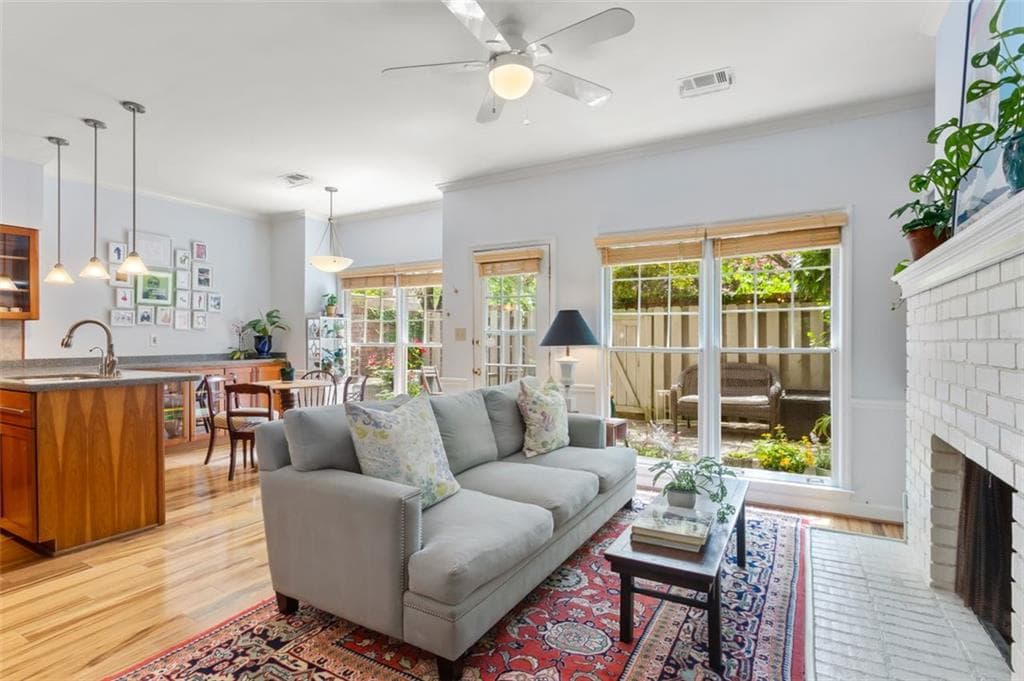 3 bedroom, 3 bathroom, 2,032 sq ft townhouse sold at 39 LULLWATER, Atlanta, GA 30307