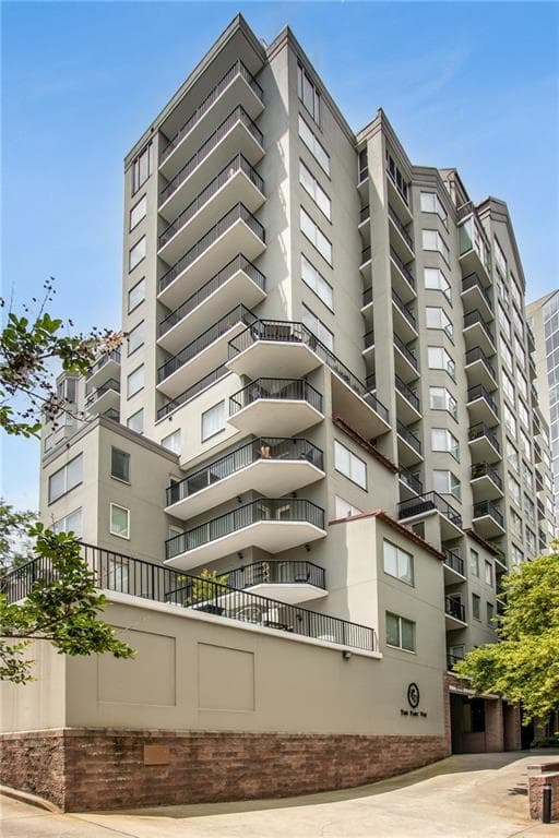 1 bedroom, 1 bathroom, 860 sq ft condominium sold at 275 13th Street 1009, Atlanta, GA 30309