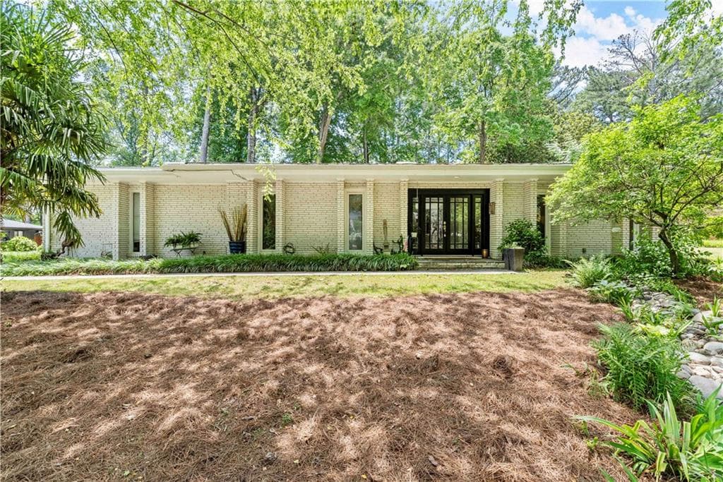 3 bedroom, 2 bathroom, 2,332 sq ft single family residence sold at 2953 Braithwood Court, Atlanta, GA 30345