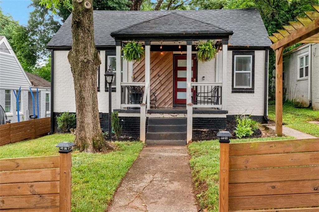 4 bedroom, 2 bathroom, 1,609 sq ft single family residence sold at 1078 Ashby Grove, Atlanta, GA 30314