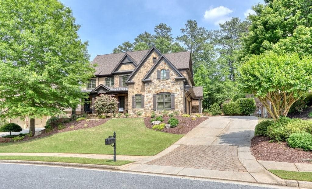6 bedroom, 5 bathroom, 4,620 sq ft single family residence sold at 111 Fernwood Drive, Woodstock, GA 30188