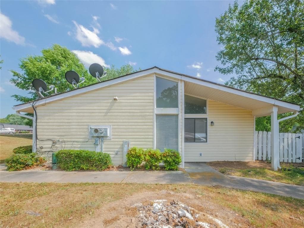 1 bedroom, 1 bathroom, 700 sq ft townhouse sold at 1492 Pine Log Road A, Conyers, GA 30012