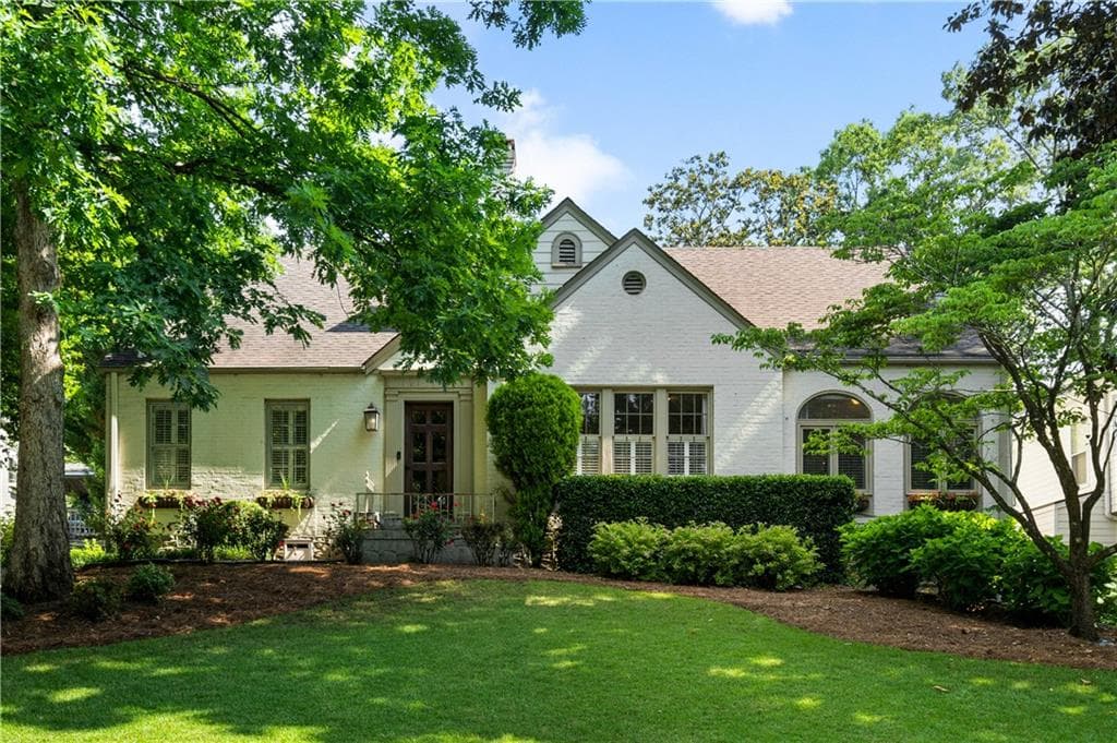 3 bedroom, 3 bathroom, 3,358 sq ft single family residence sold at 500 Brentwood Drive, Atlanta, GA 30305