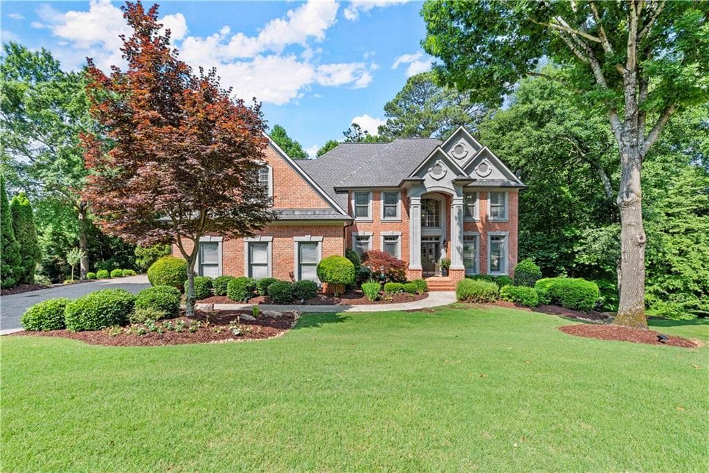 4 bedroom, 5 bathroom, 4,288 sq ft single family residence sold at 1910 Hill Chase, Alpharetta, GA 30022
