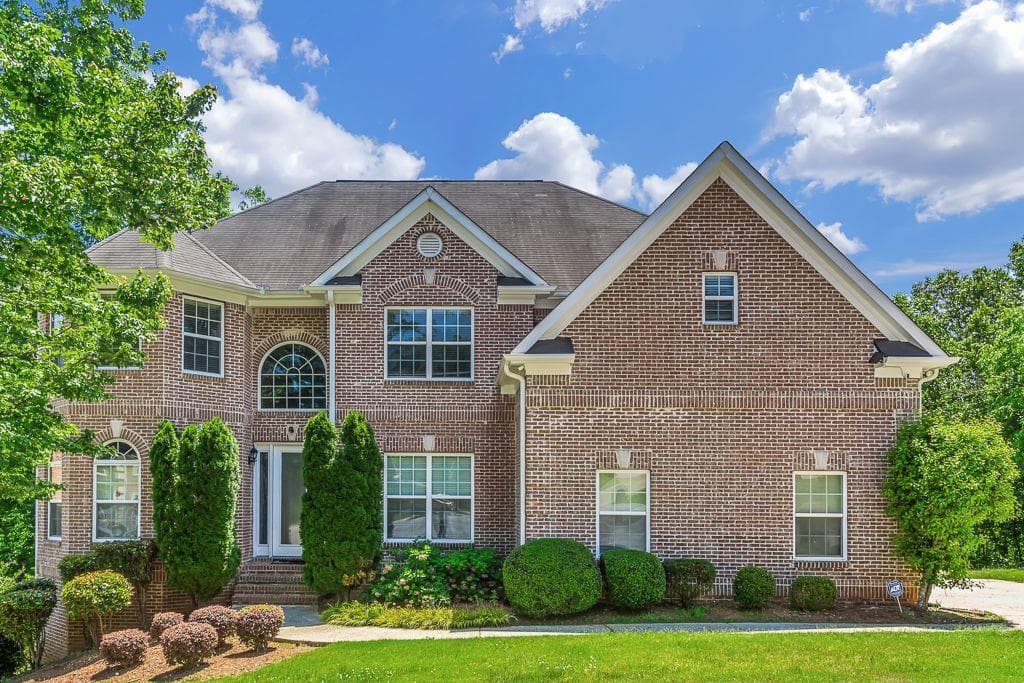 8 bedroom, 5 bathroom, 3,417 sq ft single family residence sold at 5460 Lemoyne Drive, Atlanta, GA 30331