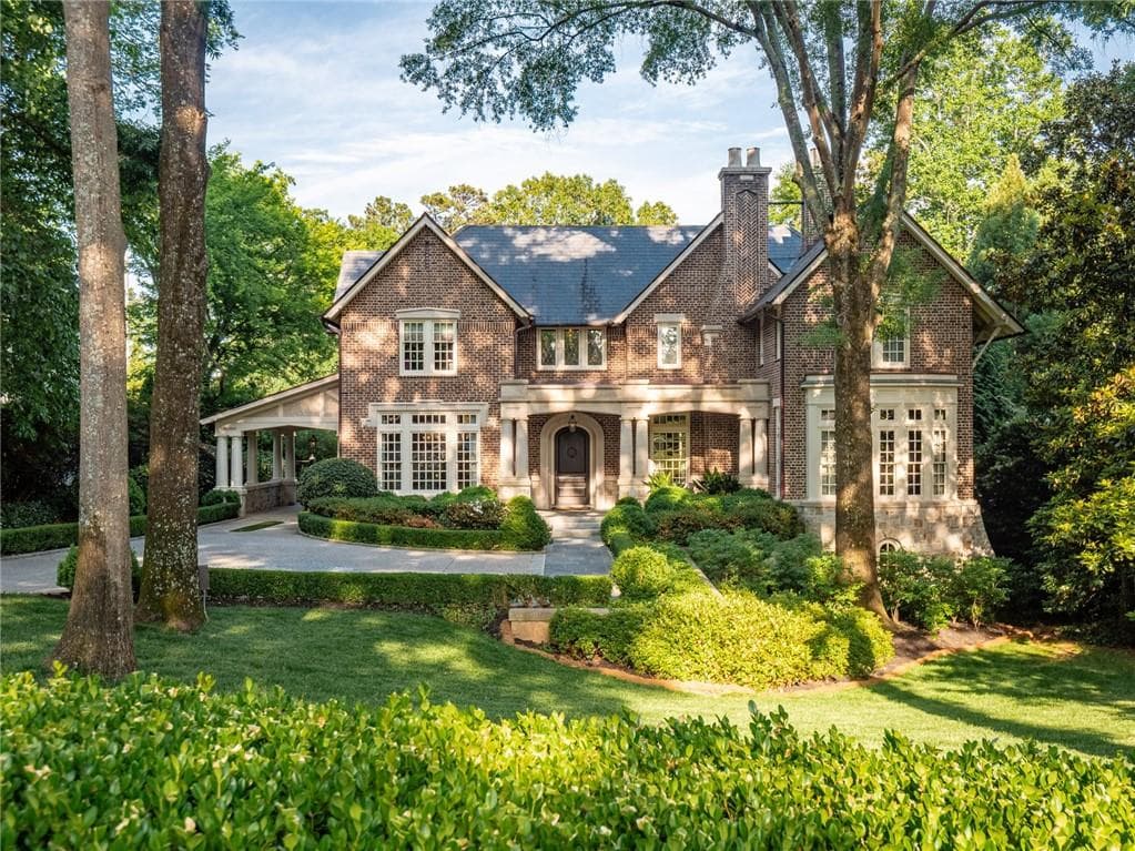 6 bedroom, 8 bathroom, 9,552 sq ft single family residence sold at 2855 Arden Road, Atlanta, GA 30327